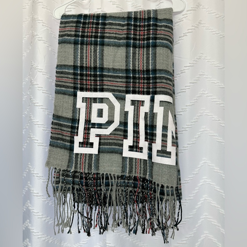 VS PINK blanket scarf